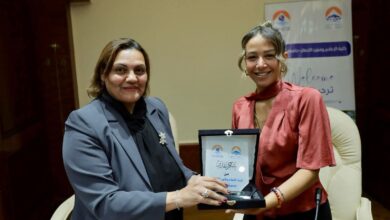 كلية الإعلام جامعة 6 أكتوبر تستضيف مصممة الأزياء المصرية العالمية فريدة تمراز