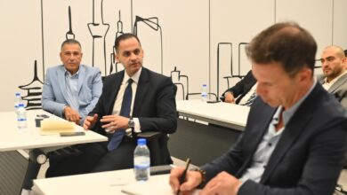 نائب وزير الصحة يلتقي ممثلي “إبسون” على هامش “جيتكس جلوبال 2025”
