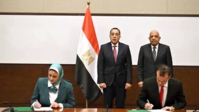 رئيس الوزراء يشهد توقيع اتفاقية تعاون بين الشركة المصرية لنقل الكهرباء وشركة "K&K" الإماراتية 