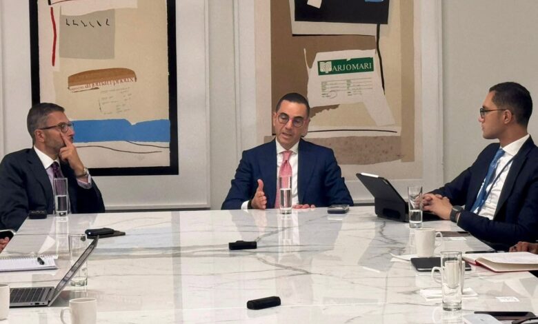 وزير الاستثمار يلتقي DLA Piper ومجموعة من المستثمرين الدوليين الراغبين في دخول السوق المصرية 1 وزير الاستثمار يلتقي DLA Piper ومجموعة من المستثمرين الدوليين الراغبين في دخول السوق المصرية