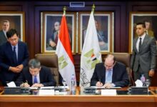 نائب محافظ البنك المركزي ونائب وزير الإدارة الوطنية الصينية للتنظيم المالي يوقعان مذكرة للتعاون المشترك