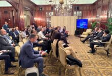 رئيس هيئة الرقابة المالية يستعرض جهود تطوير القطاع المالي غير المصرفي