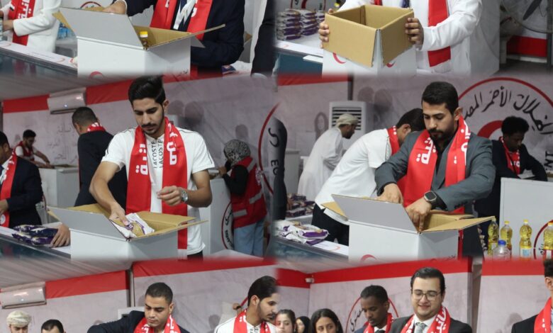 الشباب العربي يشارك في تعبئة المساعدات الإنسانية لغزة خلال زيارة ميدانية للهلال الأحمر المصري