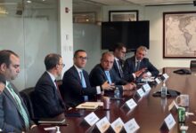 وزير الاستثمار يعقد مائدة مستديرة مع شركة الاستشارات الدولية McLarty Associates