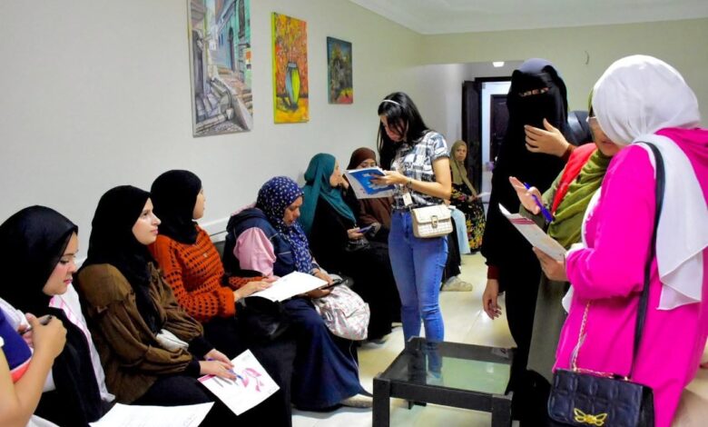 إقبال السيدات على ندوة للتوعية الصحية بجمعية "البلد اليوم" 1 إقبال السيدات على ندوة للتوعية الصحية بجمعية "البلد اليوم"
