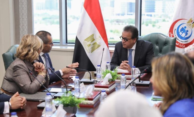 وزير الصحة يستقبل وفد المجلس التنفيذي لاتحاد المستشفيات العربية 1 وزير الصحة يستقبل وفد المجلس التنفيذي لاتحاد المستشفيات العربية