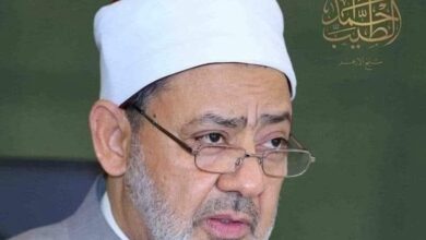 شيخ الأزهر يعزي وزير الداخلية في وفاة السيدة الكريمة والدة زوجته