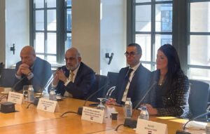 وزيرة التخطيط تبحث مع رئيس مؤسسة التمويل الدولية الجهود المشتركة لتمكين القطاع الخاص 2 وزيرة التخطيط تبحث مع رئيس مؤسسة التمويل الدولية الجهود المشتركة لتمكين القطاع الخاص