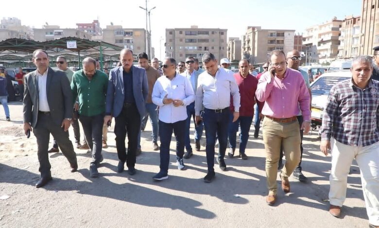 محافظ الشرقية يتفقد مواقف سيارات الأجرة العمومية بمركزي منيا القمح والزقازيق