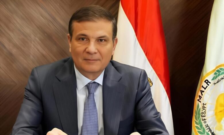 وزير الزراعة يحيل مخالفات "الجمعية التعاونية بالعسيلية" للنيابة العامة 1 وزير الزراعة يحيل مخالفات "الجمعية التعاونية بالعسيلية" للنيابة العامة