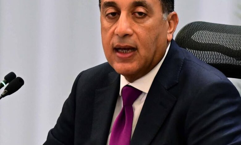 رئيس الوزراء يبدأ جولة ميدانية لتفقد عددٍ من المشروعات التنموية والخدمية بالسويس 1 رئيس الوزراء يبدأ جولة ميدانية لتفقد عددٍ من المشروعات التنموية والخدمية بالسويس