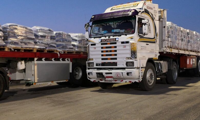 الهلال الأحمر المصري: 10 آلاف طن مساعدات إنسانية تدخل إلى غزة عبر قافلة "زاد العزة" الـ 58 1 الهلال الأحمر المصري: 10 آلاف طن مساعدات إنسانية تدخل إلى غزة عبر قافلة "زاد العزة" الـ 58