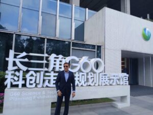 من شانغهاي إلى هانغتشو..بين الصفصاف والروبوت..الصين تمزج الحكمة بالتكنولوجيا 2 من شانغهاي إلى هانغتشو..بين الصفصاف والروبوت..الصين تمزج الحكمة بالتكنولوجيا