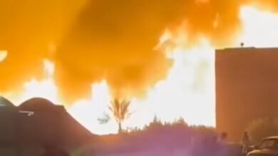 🔴عاجل..اندلاع حريق هائل بمخزن اخشاب على طريق بلبيس أبو حماد بالشرقية