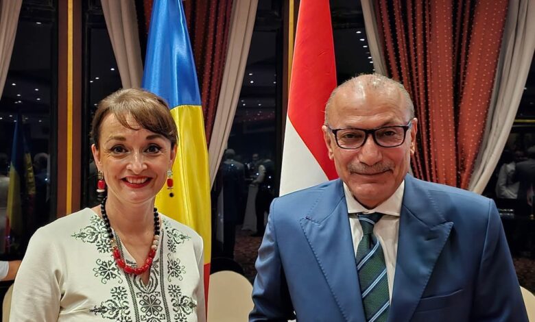 سفير تركيا بالقاهرة يهنئ سفيرة رومانيا بيوم القوات المسلحة الرومانية