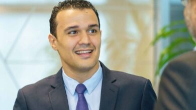 أحمد طارق سليم “تيخا”.. المصري الذي تغلّب على الموت ليقود ثورة الصحة والاستدامة والتكنولوجيا في العالم