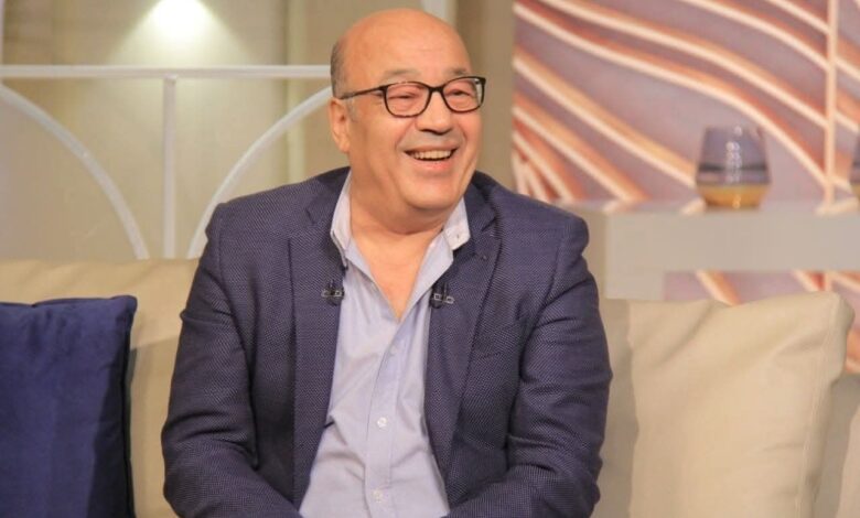 حجاج عبد العظيم يعيش لحظات فخر وسعادة قبل بث افتتاح المتحف المصري الكبير