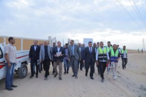  محافظ قنا ورئيس هيئة تنمية الصعيد يتفقدان مشروع مزرعة شتلات القصب  بالمراشدة