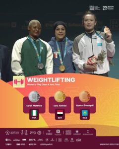 وزير الشباب والرياضة يتابع البعثة ويهنئ أبطال مصر بعد تحقيق 24 ميدالية