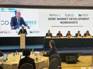 رئيس هيئة الرقابة المالية يشارك في ورش عمل تطوير الأسواق التابعة للجنة الأسواق النامية