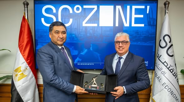  رئيس اقتصادية قناة السويس يستقبل النائب الأول لرئيس مجلس الوزراء القرغيزي لبحث فرص التعاون  