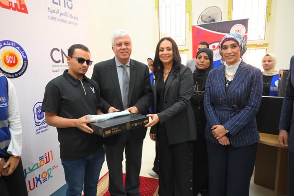 وزيرة التضامن الاجتماعي تسلم جامعة الأقصر الأهلية طابعة "برايل" لطباعة المناهج بلغة "برايل" 1 وزيرة التضامن الاجتماعي تسلم جامعة الأقصر الأهلية طابعة "برايل" لطباعة المناهج بلغة "برايل"