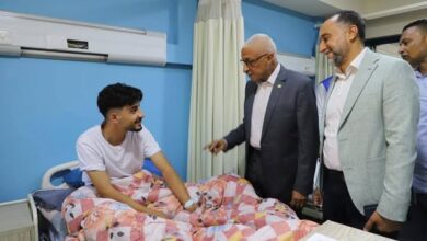 محافظ شمال سيناء يزور الجرحى والمصابين الفلسطينيين في مستشفي العريش العام وتقديم الهدايا لهم