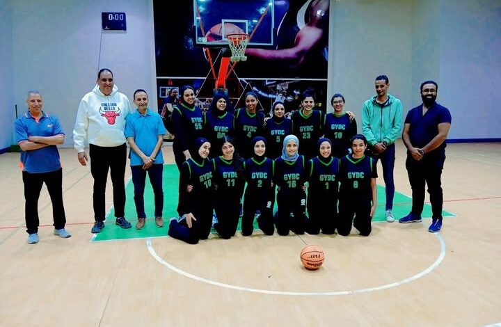 سيدات مركز التنمية الشبابية بالجزيرة بالعلامة الكاملة