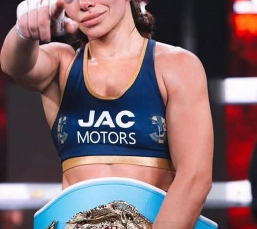 مى سليمان أول مصرية تفوز لقب الاتحاد الدولي للملاكمة