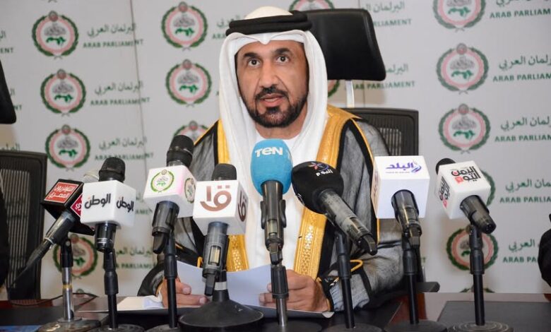 رئيس البرلمان العربي يشيد بسير انتخابات مجلس النواب المصري