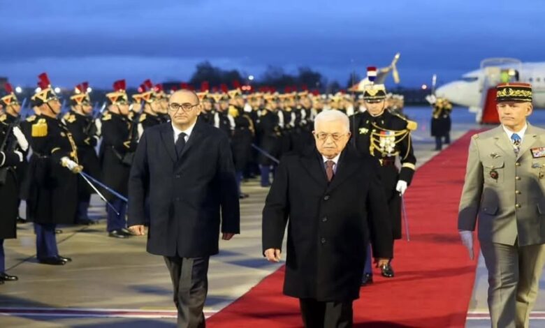 الرئيس الفلسطينى محمود عباس يصل باريس فى زيارة رسمية لتعزيز العلاقات الثنائية