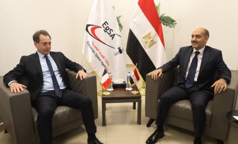 وكالة الفضاء المصرية تستقبل السفير الفرنسي بالقاهرة لبحث سبل التعاون في مجال تكنولوجيا الفضاء