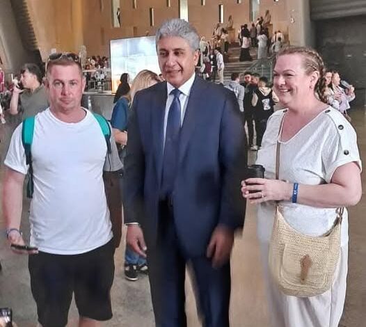 وزير السياحة والآثار يقوم بجولة بالمتحف المصرى الكبير لمتابعة حركة الزائرين