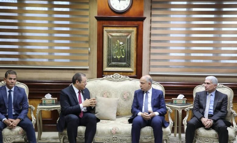 محافظ المنيا و رئيس هيئة الاعتماد والرقابة الصحية لبحث جهود رفع كفاءة المنظومة الصحية