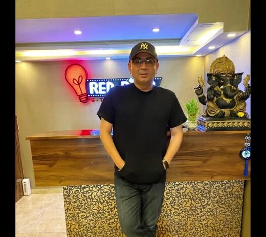 المخرج الهندي Rakesh Upadhyay يعيش حالة من النشاط الفني ويتصدر التريند بأحدث أعماله