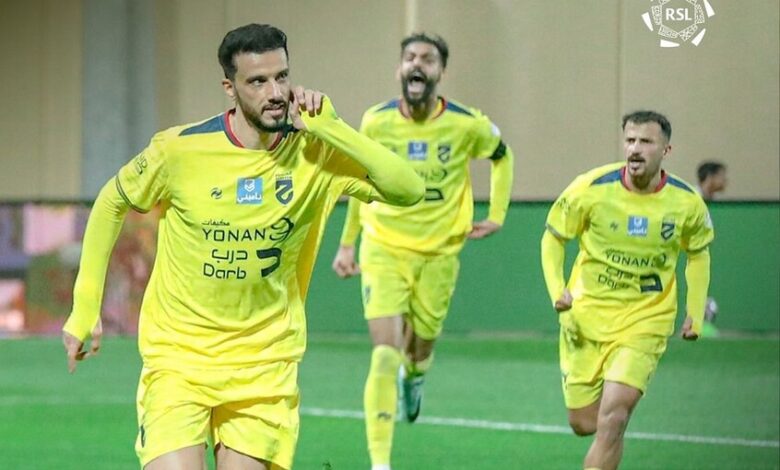 عمر السومة يستفز جماهير الخلود باحتفاله بهدف الفوز فى دوري "روشن" السعودي
