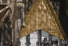 فتاة تثير غضب المصريين بتصرف مسيء داخل المتحف الكبير