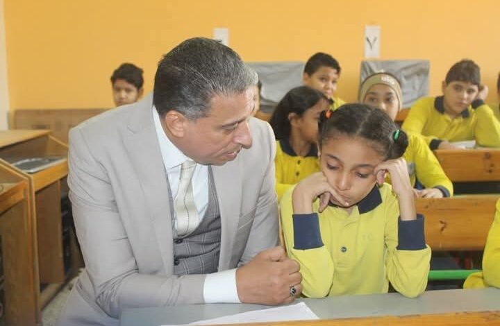 جولة مفاجئة لوكيل أول وزارة التربية والتعليم لمدارس الوراق وشمال الجيزة