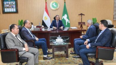 محافظ الشرقية يعقد إجتماعاً لتذليل كافة المعوقات بمشروع رصف طريق النكارية / القنايات / السلخانة 