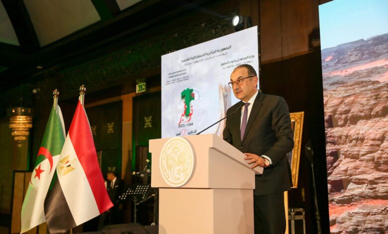 الشيمي : يشارك في احتفالية سفارة الجزائر بالذكرى الـ71 للثورة التحريرية ممثلًا عن الحكومة المصرية 1 الشيمي : يشارك في احتفالية سفارة الجزائر بالذكرى الـ71 للثورة التحريرية ممثلًا عن الحكومة المصرية