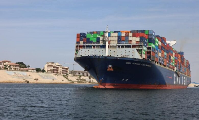 الخط الملاحى CMA CGM يعدل مسار سفينة حاويات عملاقة أخرى بقناة السويس 1 الخط الملاحى CMA CGM يعدل مسار سفينة حاويات عملاقة أخرى بقناة السويس