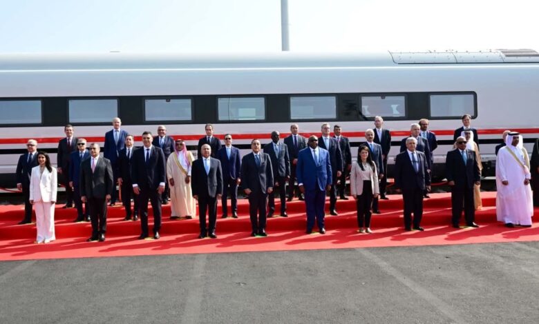 مدبولي يعطي إشارة بدء التشغيل التجريبي للخط الأول للقطار الكهربائي السريع "السخنة/ العلمين / مطروح" 1 مدبولي يعطي إشارة بدء التشغيل التجريبي للخط الأول للقطار الكهربائي السريع "السخنة/ العلمين / مطروح"