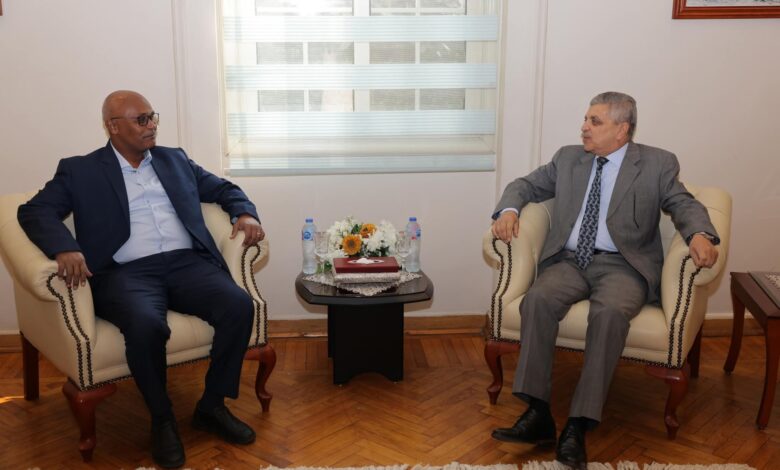 الفريق أسامة ربيع يبحث سبل التعاون مع هيئة الموانئ البحرية السودانية 1 الفريق أسامة ربيع يبحث سبل التعاون مع هيئة الموانئ البحرية السودانية