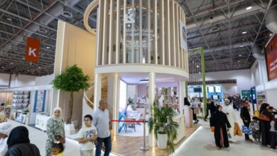 مكتبات الشارقة العامة" تحتفي بـ 100 عام من نشر المعرفة خلال مشاركتها في "الشارقة للكتاب"