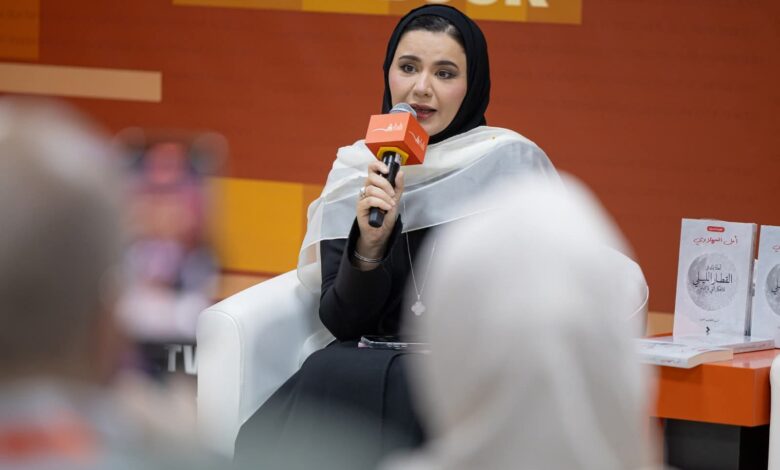 أمل السهلاوي بالشارقة للكتاب : الشعر مساحة لكسر المنطق والعبور نحو الذات 1 أمل السهلاوي بالشارقة للكتاب : الشعر مساحة لكسر المنطق والعبور نحو الذات