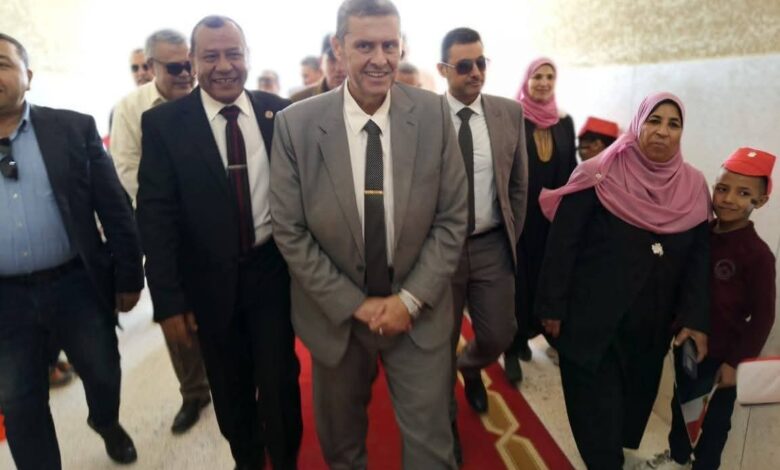 وكيل وزارة التعليم بشمال سيناء يفتتح قاعة الاجتماعات بمدرسة نخل الرسمية للغات 1 وكيل وزارة التعليم بشمال سيناء يفتتح قاعة الاجتماعات بمدرسة نخل الرسمية للغات