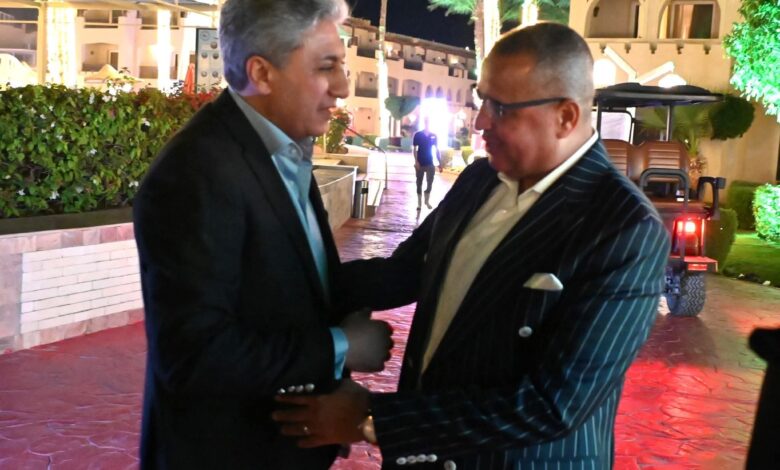 وزير السياحة والاثار و محافظ جنوب سيناء يفتتحان إحدى المنشآت السياحية الكبرى بشرم الشيخ 1 وزير السياحة والاثار و محافظ جنوب سيناء يفتتحان إحدى المنشآت السياحية الكبرى بشرم الشيخ