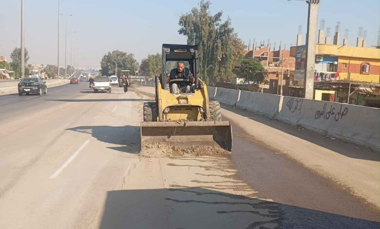 حملات نظافة بقرية السبع آبار شرقية ورفع القمامة من طرق المحافظة 1 حملات نظافة بقرية السبع آبار شرقية ورفع القمامة من طرق المحافظة