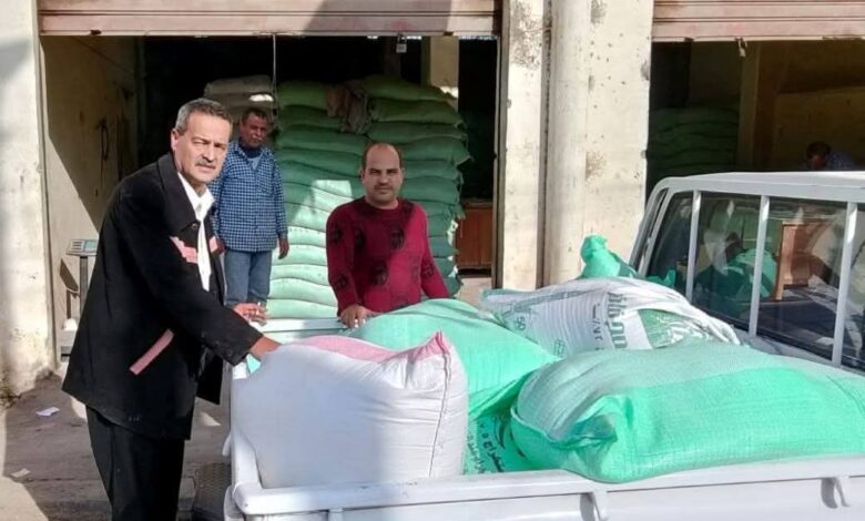 ضبط «٦٢٢» لتر بنزين ٨٠ و «٦٠٠ » كيلو دقيق بلدى مدعم قبل بيعهم بالسوق السوداء الشرقية 1 ضبط «٦٢٢» لتر بنزين ٨٠ و «٦٠٠ » كيلو دقيق بلدى مدعم قبل بيعهم بالسوق السوداء الشرقية