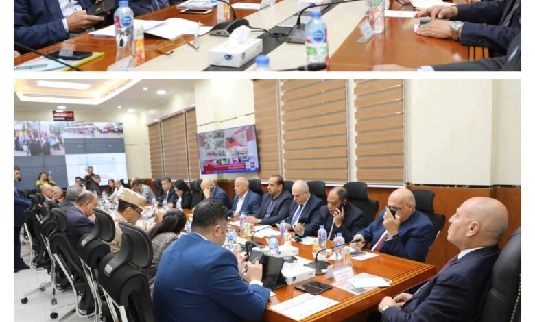 محافظ القاهرة يترأس الآن اجتماعًا موسعًا بغرفة العمليات المركزية بالمحافظة